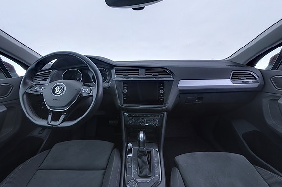 Volkswagen Tiguan 12 of 16