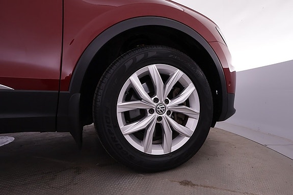 Volkswagen Tiguan 4 of 16