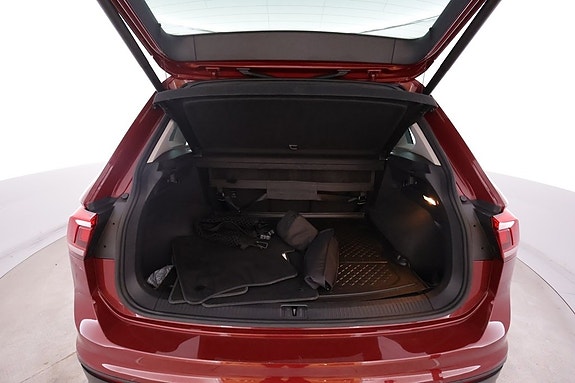 Volkswagen Tiguan 9 of 16