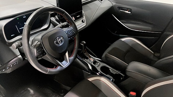 Toyota Corolla 7 of 12
