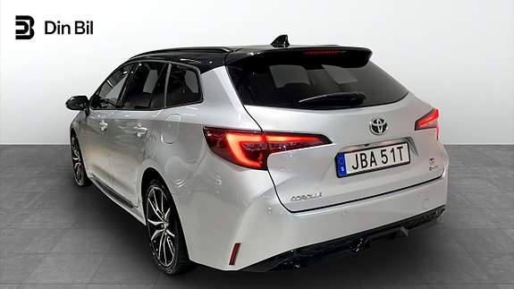 Toyota Corolla 3 of 12