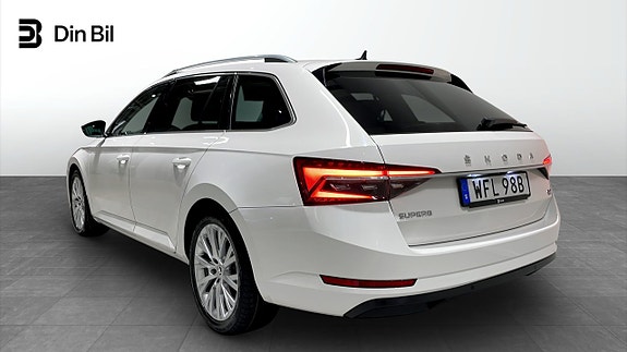 Skoda Superb 3 of 5