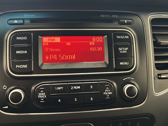 Kia Carens 11 of 16