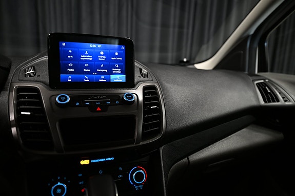 Ford Transit Connect 25 of 29