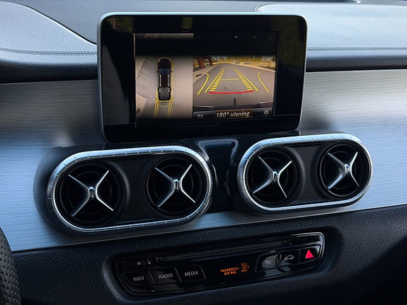 Mercedes-Benz X250 d 24 of 30