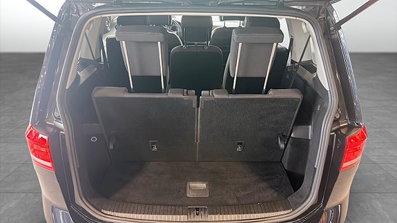Volkswagen Touran 10 of 12