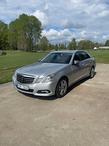 Mercedes-Benz E250 3 of 6