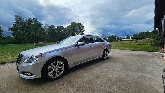 Mercedes-Benz E250 2 of 6