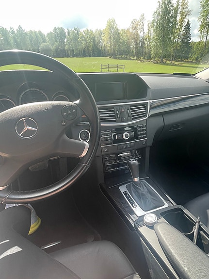 Mercedes-Benz E250 6 of 6