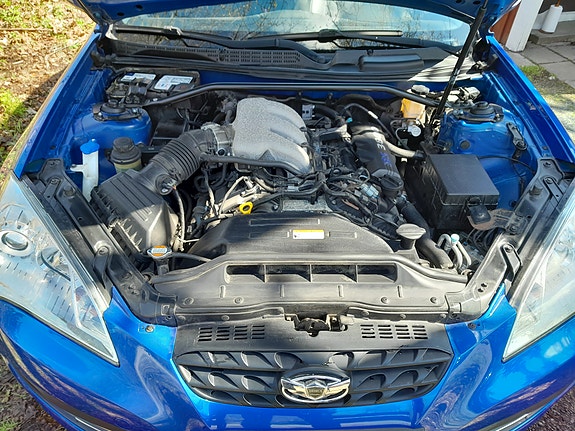Hyundai Genesis 6 of 6
