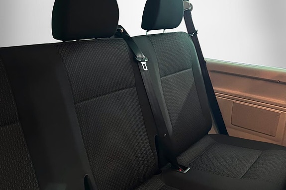 Volkswagen Caravelle 5 of 5
