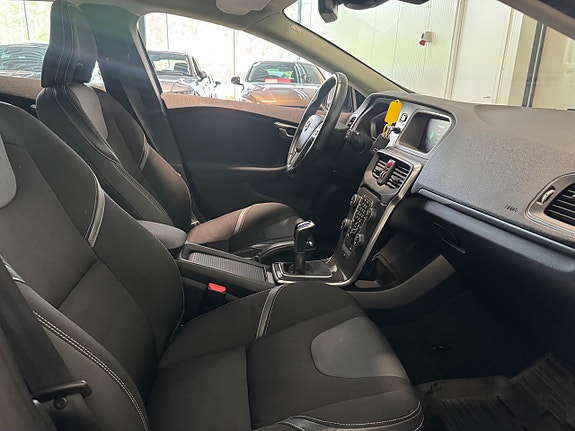 Volvo V40 12 of 20