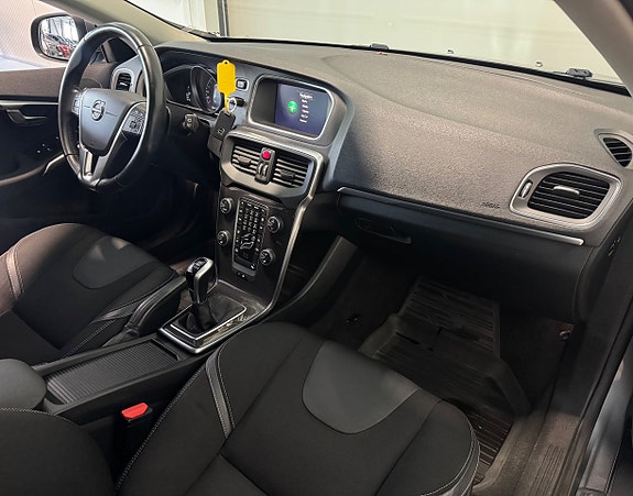 Volvo V40 11 of 20
