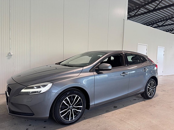 Volvo V40 4 of 5