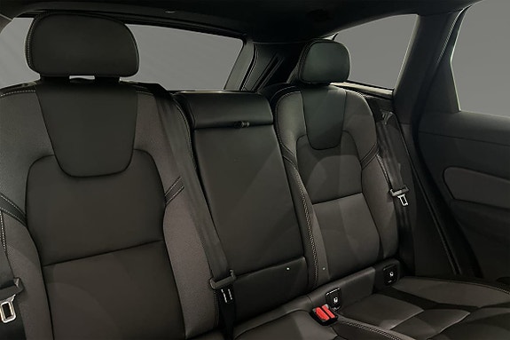 Volvo XC60 10 of 18
