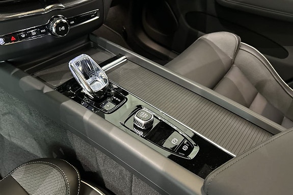 Volvo XC60 15 of 18