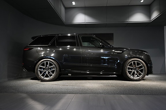 Land Rover Range Rover Sport 6 of 23