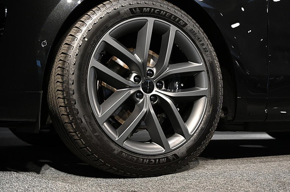 Land Rover Range Rover Sport 9 of 23