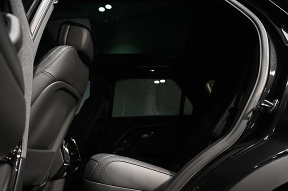 Land Rover Range Rover Sport 16 of 23