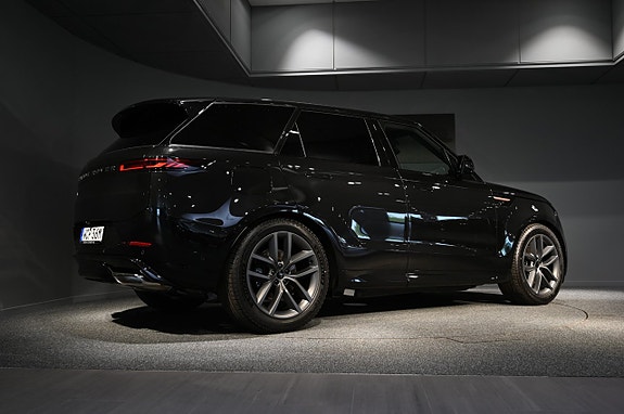 Land Rover Range Rover Sport 5 of 5