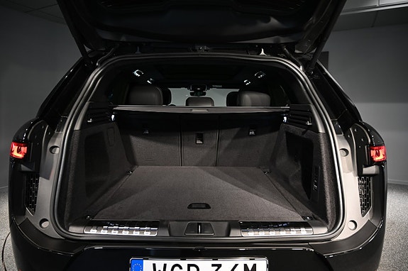 Land Rover Range Rover Sport 19 of 23