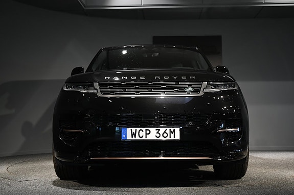 Land Rover Range Rover Sport 8 of 23