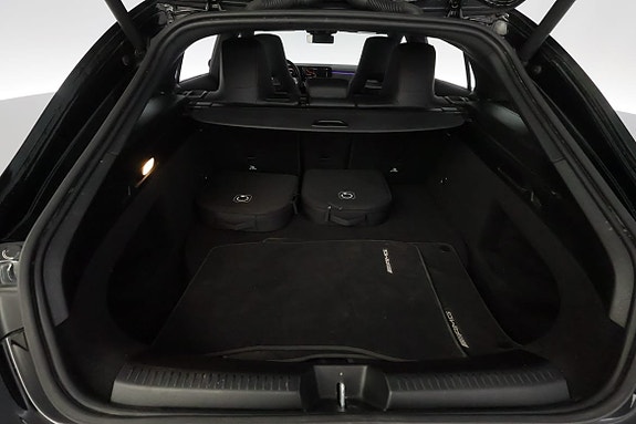 Mercedes-Benz CLA250 e 8 of 30