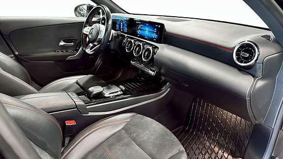 Mercedes-Benz A250 e 3 of 5