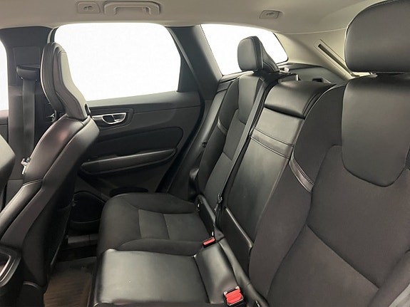 Volvo XC60 12 of 30