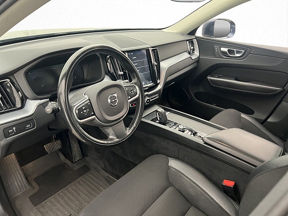 Volvo XC60 14 of 30