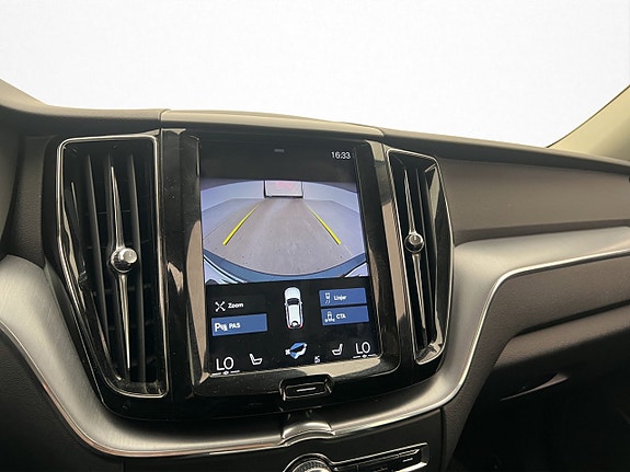 Volvo XC60 25 of 30