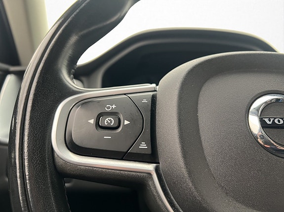 Volvo XC60 17 of 30