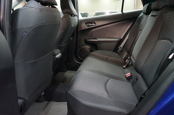 Toyota Prius 11 of 15