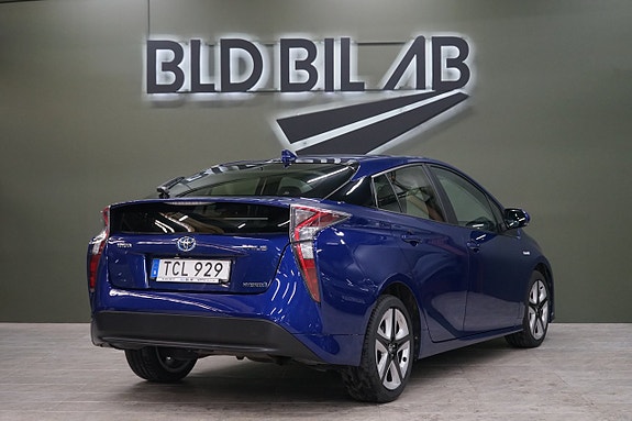 Toyota Prius 5 of 5