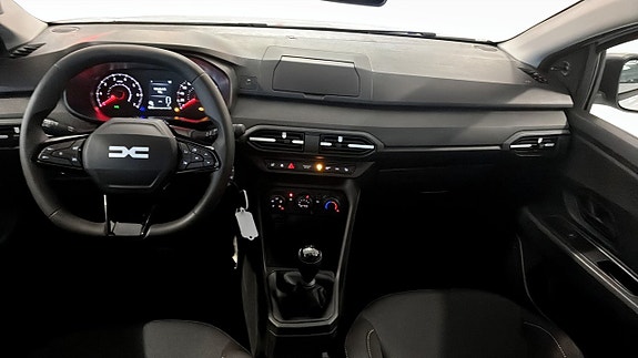 Dacia Sandero 7 of 9