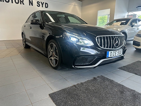 Mercedes-Benz E220 6 of 14