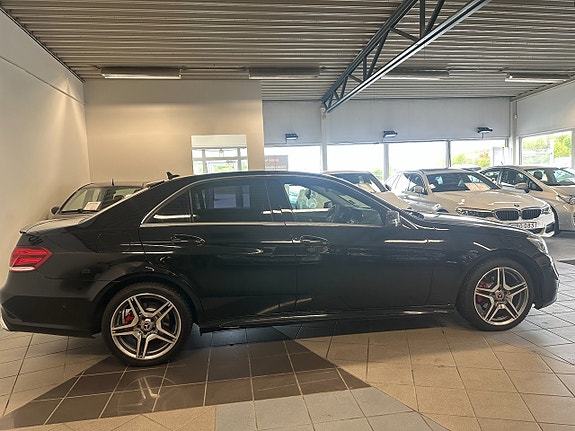 Mercedes-Benz E220 5 of 14