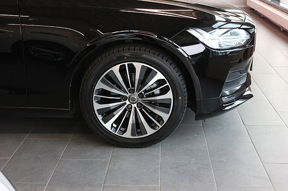 Volvo V90 11 of 15