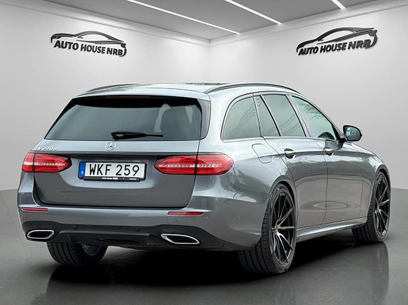 Mercedes-Benz E220 10 of 27