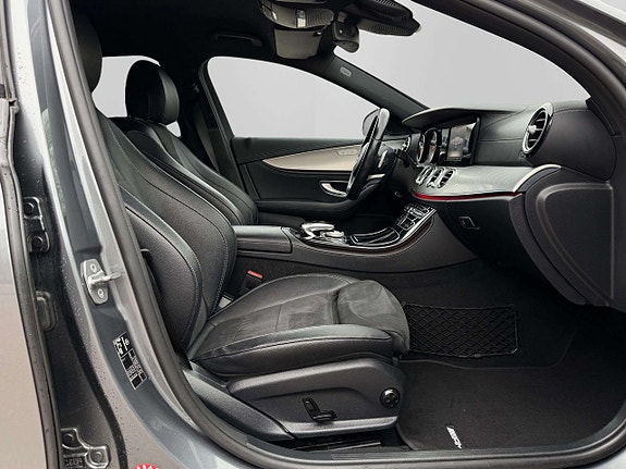 Mercedes-Benz E220 26 of 27