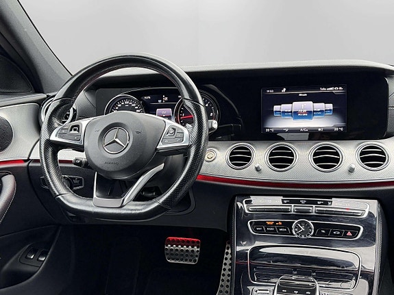Mercedes-Benz E220 16 of 27