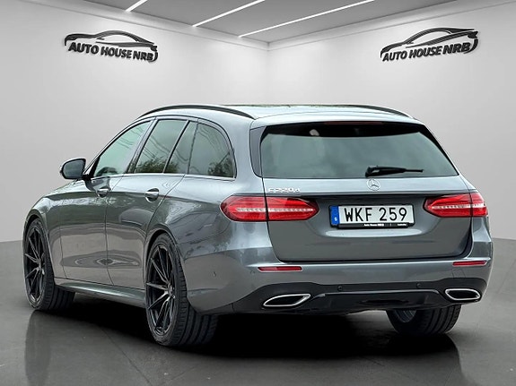 Mercedes-Benz E220 8 of 27