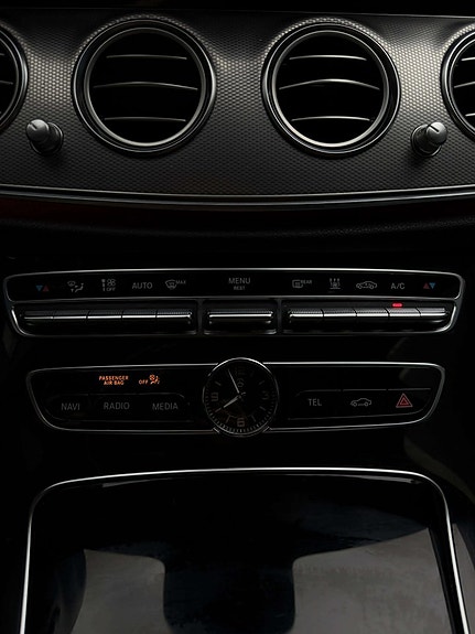 Mercedes-Benz E220 21 of 27