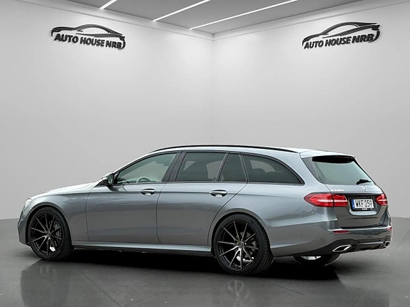 Mercedes-Benz E220 7 of 27