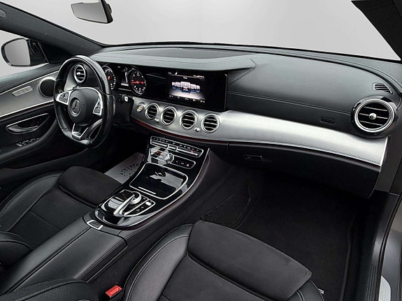 Mercedes-Benz E220 27 of 27