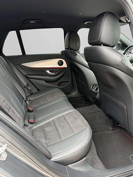 Mercedes-Benz E220 24 of 27