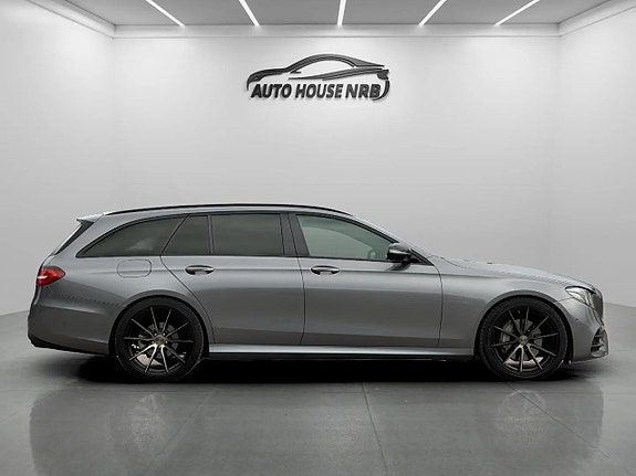 Mercedes-Benz E220 12 of 27