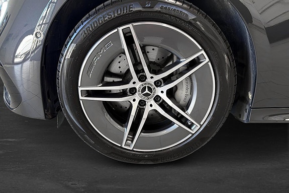 Mercedes-Benz E300 de 5 of 12
