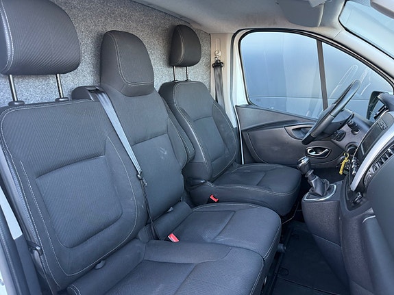 Renault Trafic 18 of 24