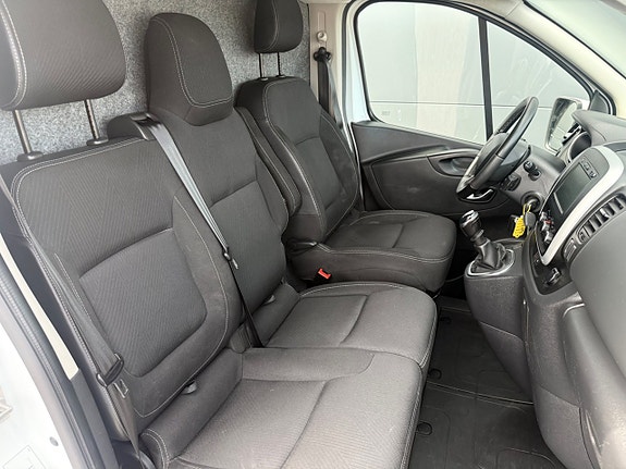 Renault Trafic 18 of 26